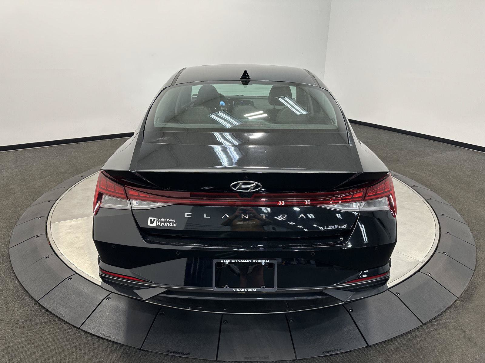 Certified 2023 Hyundai Elantra Limited FWD image 6