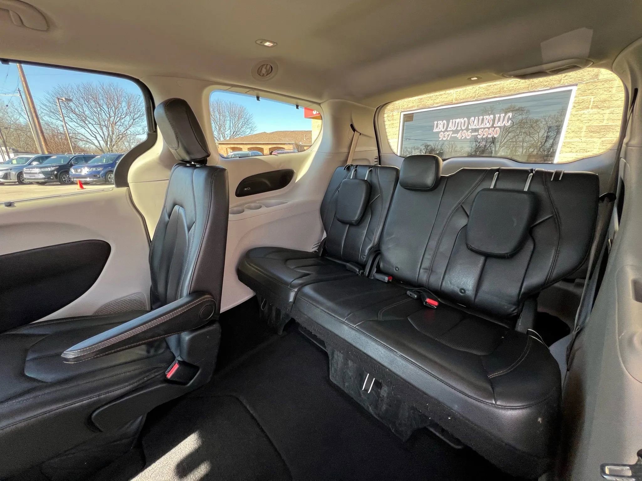 Used 2017 Chrysler Pacifica Touring-L Plus w/ Tire & Wheel Group image 28