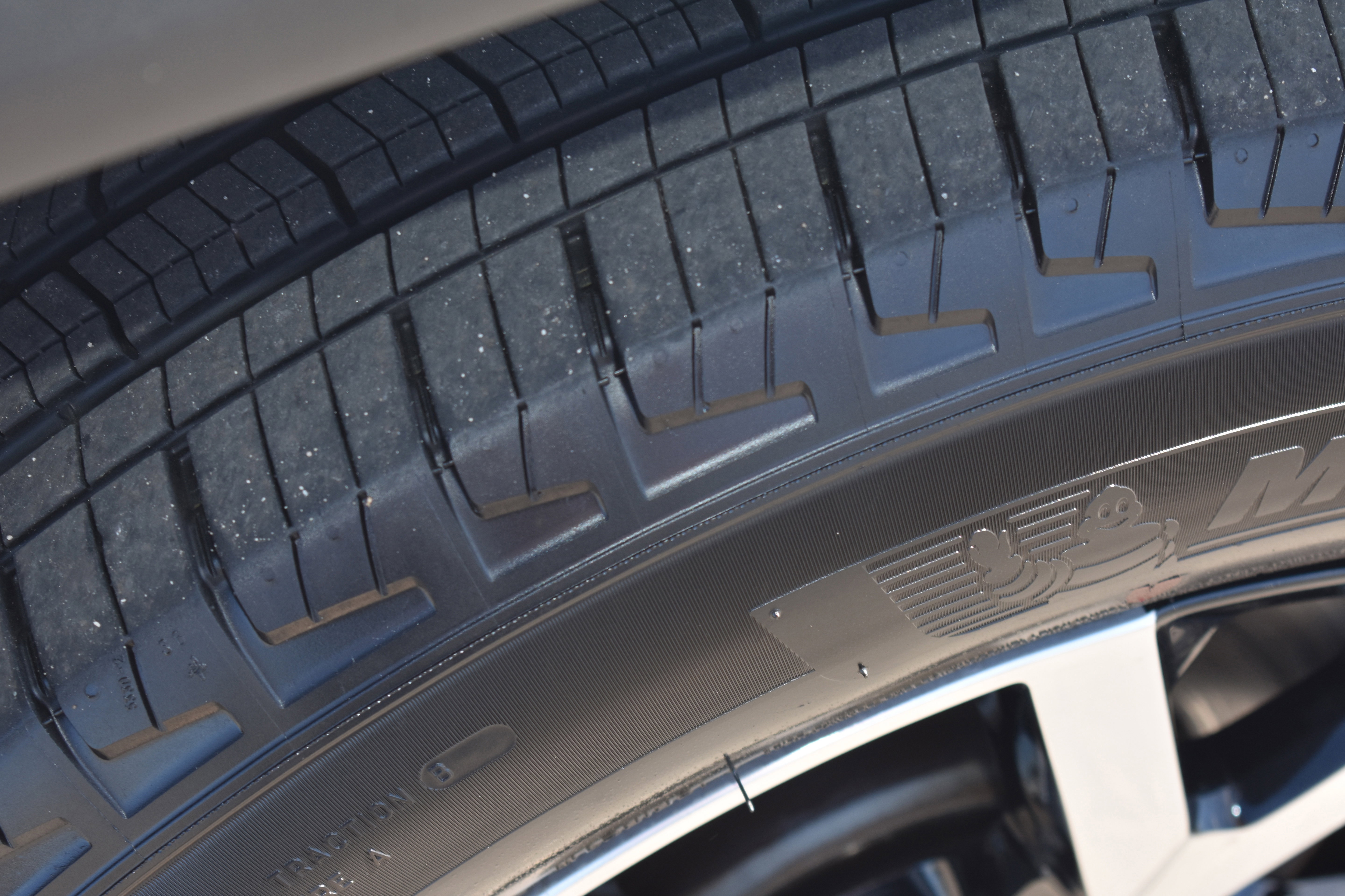 Used 2025 Jeep Grand Cherokee Limited w/ Luxury Tech Group II image 11