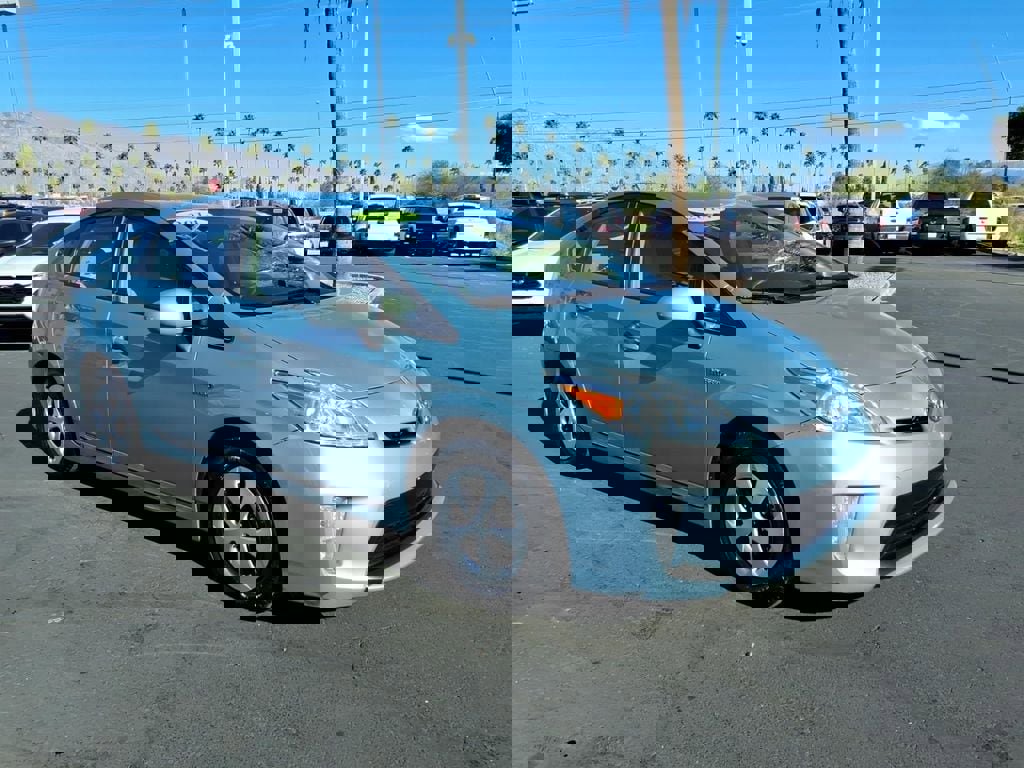 Used 2014 Toyota Prius Three image 32