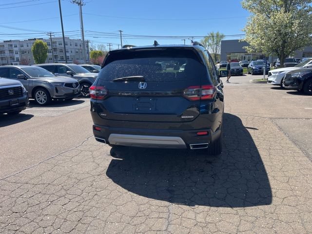Used 2025 Honda Pilot Touring image 13