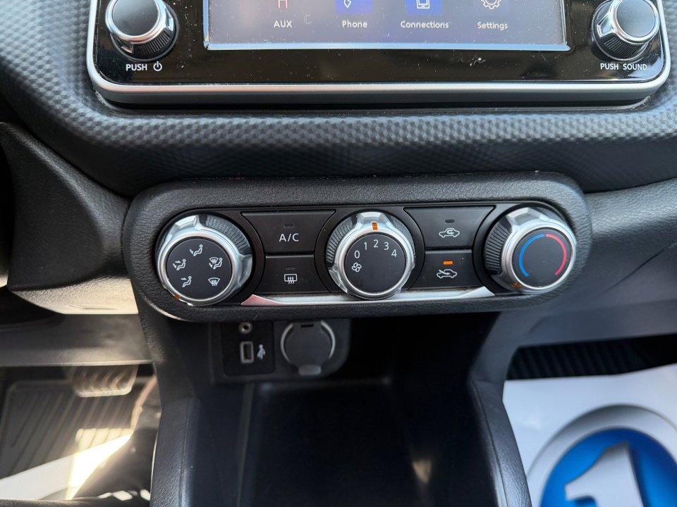 Used 2021 Nissan Kicks S image 18