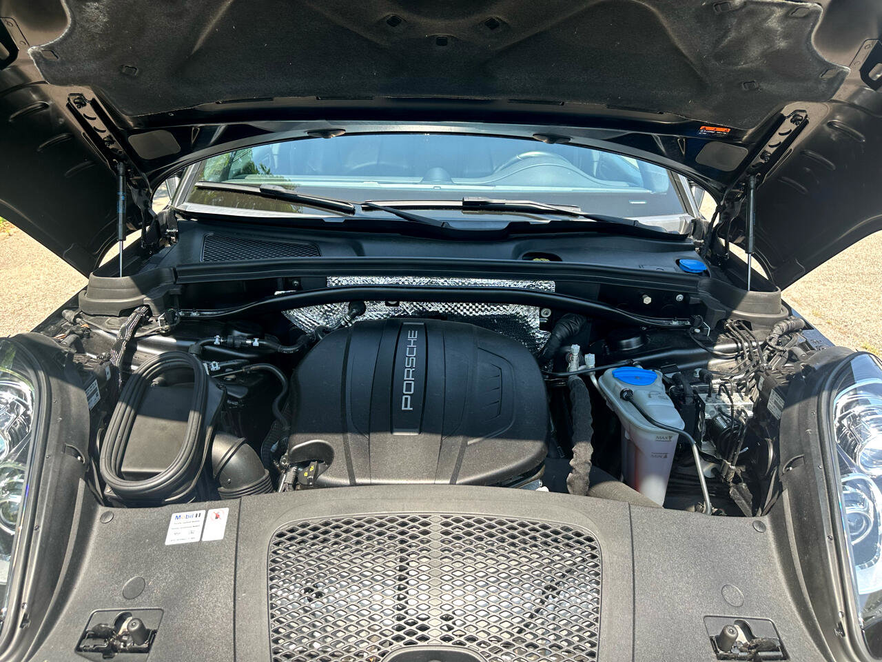 Used 2018 Porsche Macan Sport Edition image 22