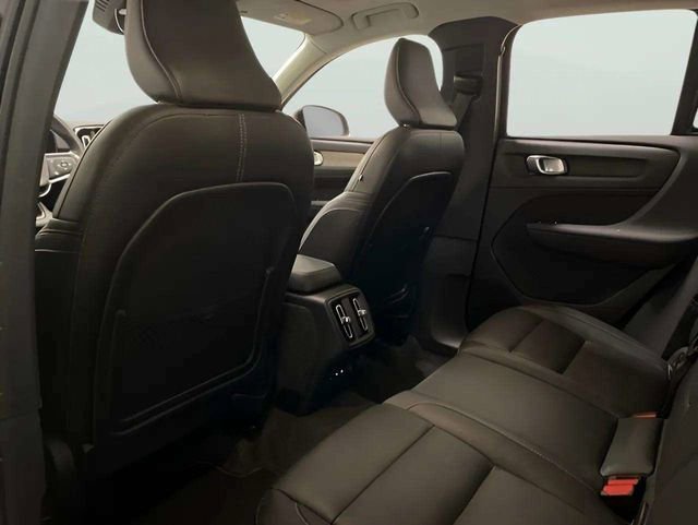 Used 2025 Volvo XC40 B5 Plus AWD/4WD image 39