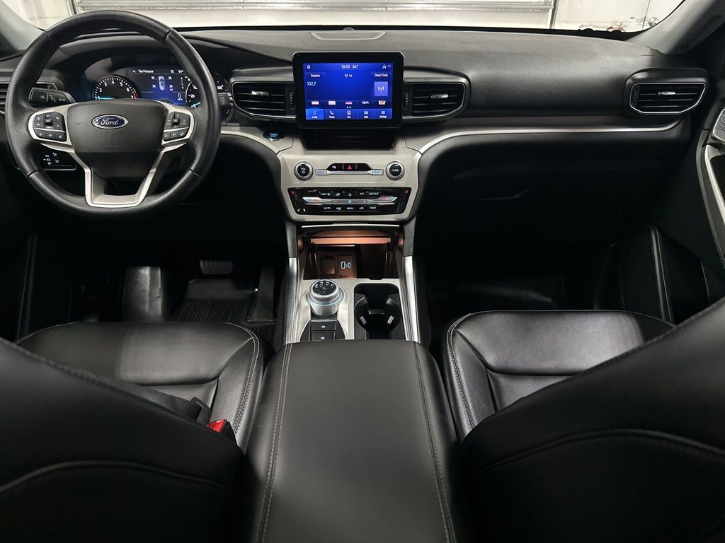 Used 2023 Ford Explorer XLT w/ Equipment Group 202A image 25