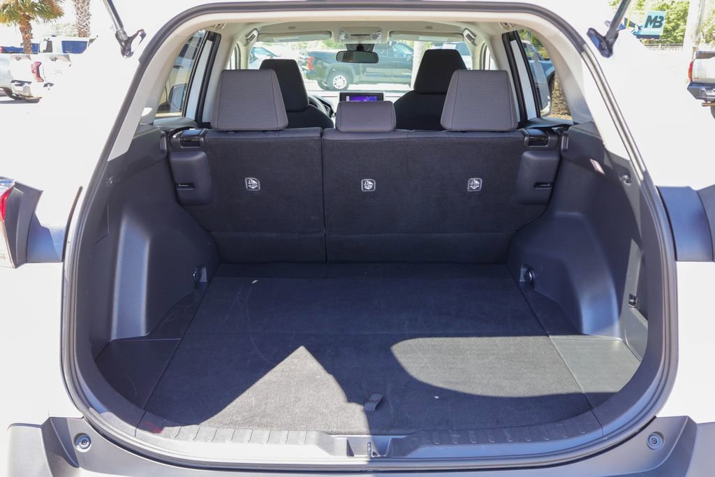 Used 2024 Toyota RAV4 LE image 25