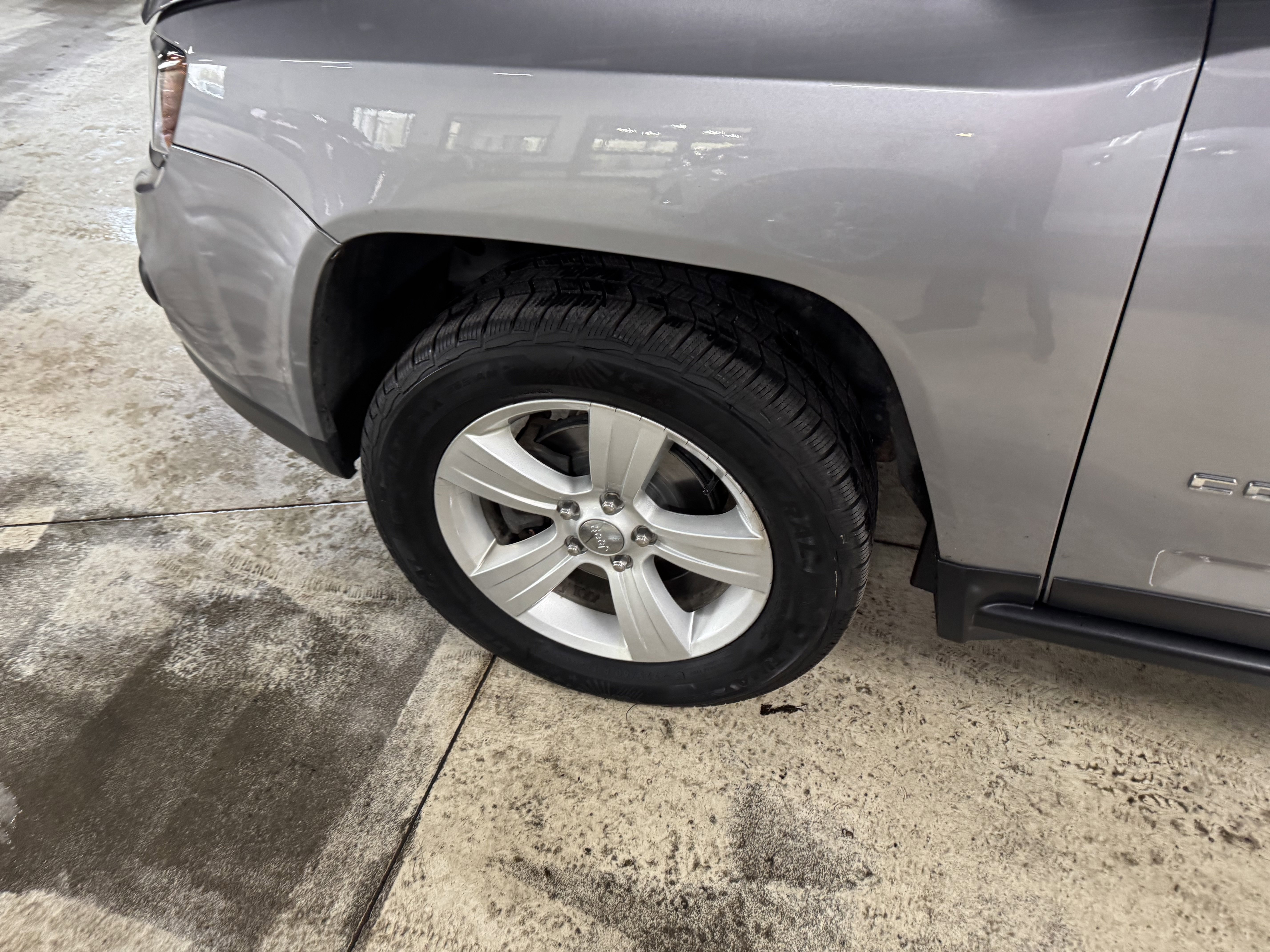 Used 2017 Jeep Compass Sport w/ Power Value Group image 10