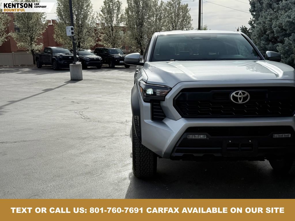 Used 2025 Toyota Tacoma TRD Off-Road image 13