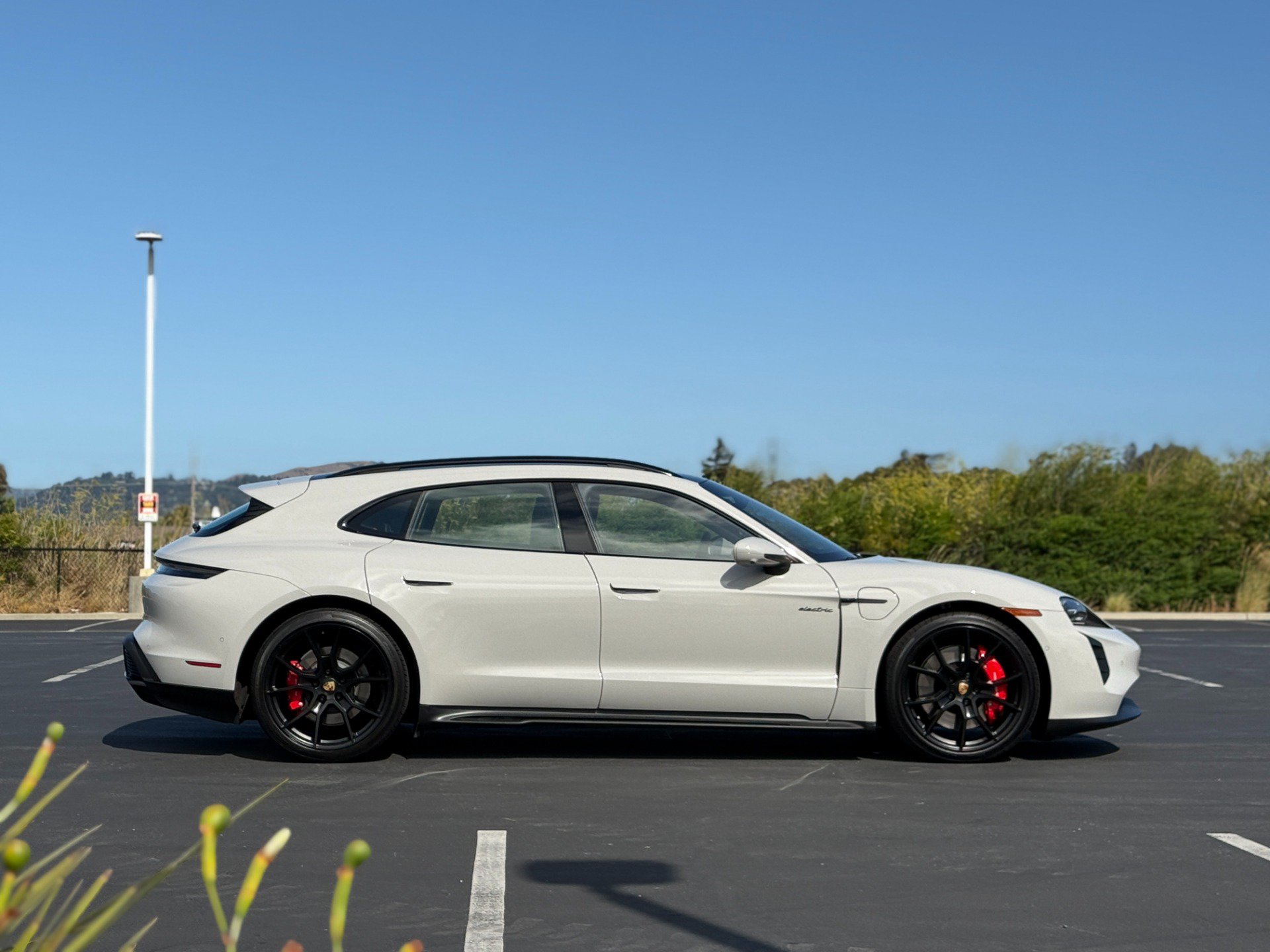Used 2023 Porsche Taycan GTS AWD/4WD image 5