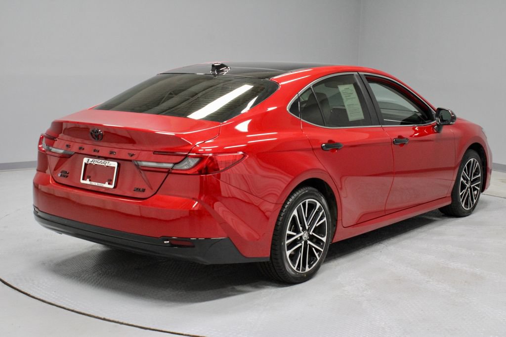 Used 2025 Toyota Camry XLE AWD/4WD image 12