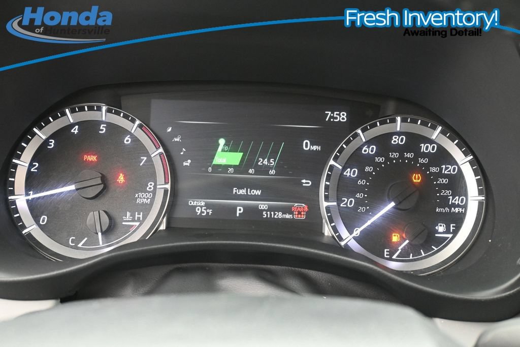 Used 2024 Toyota Highlander XLE FWD image 18