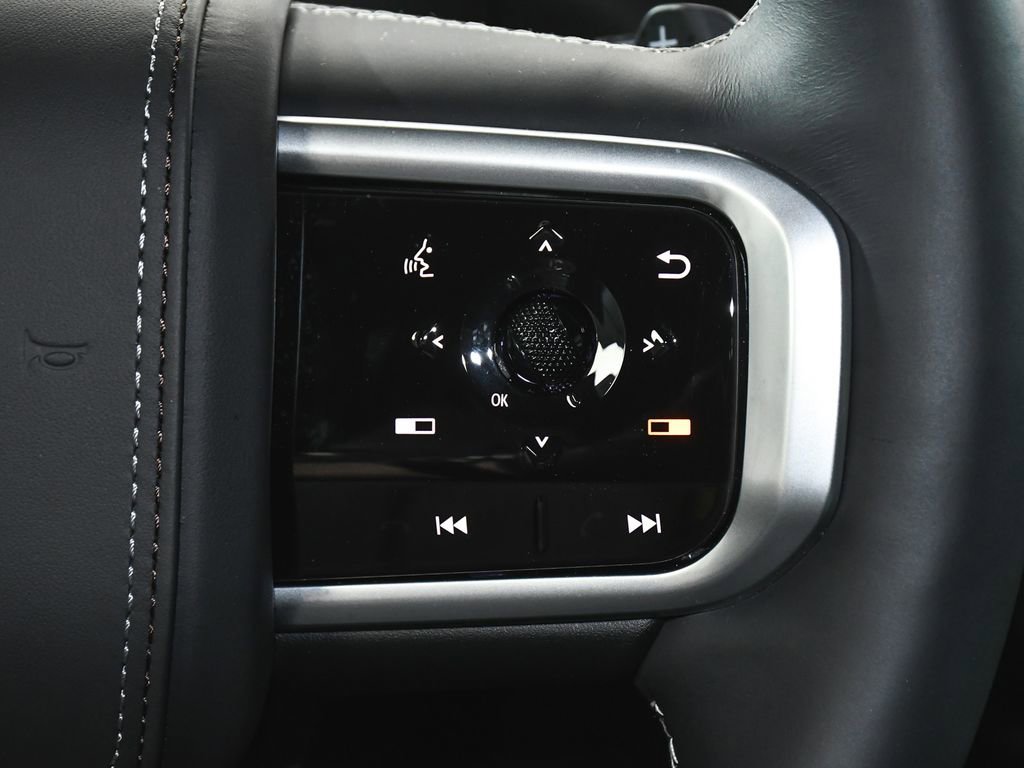 Used 2025 Nissan Armada Platinum Reserve AWD/4WD image 39