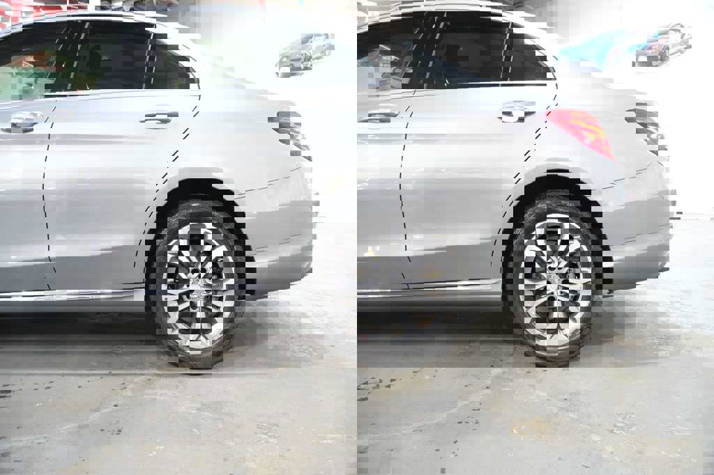 Used 2015 Mercedes-Benz C 300 4MATIC Sedan image 7