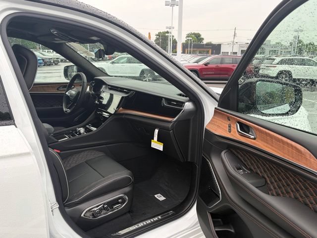 New 2026 Jeep Grand Cherokee L Summit AWD/4WD image 24