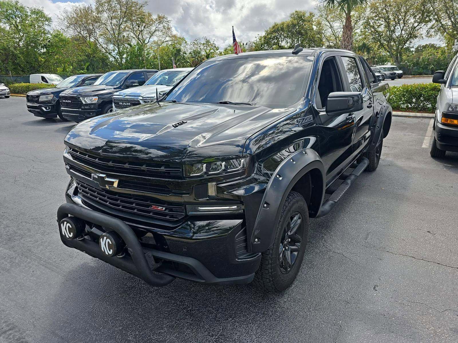 Used 2020 Chevrolet Silverado 1500 LT Trail Boss w/ Midnight Edition image 1