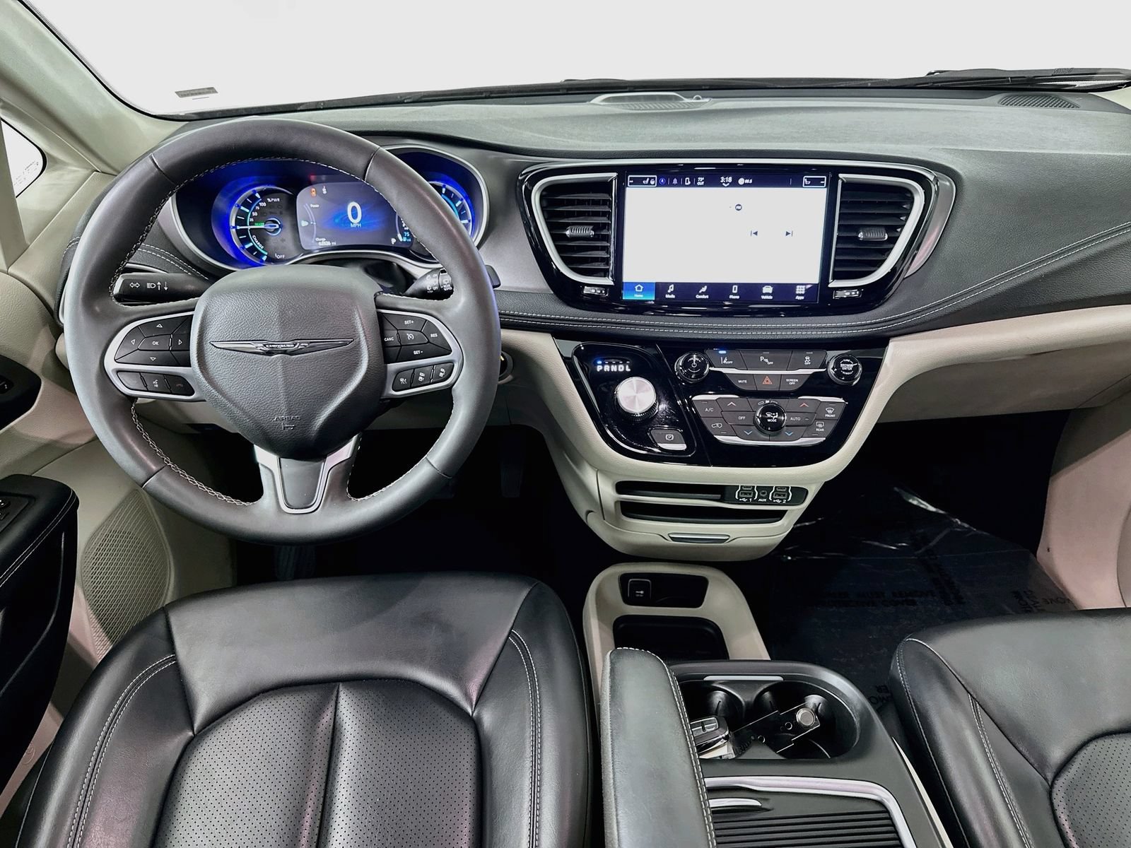 Used 2023 Chrysler Pacifica Touring-L FWD image 22