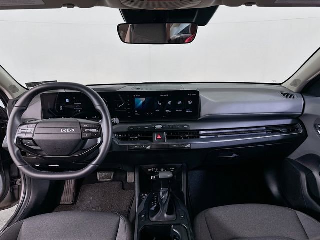 Used 2025 Kia K4 EX image 20
