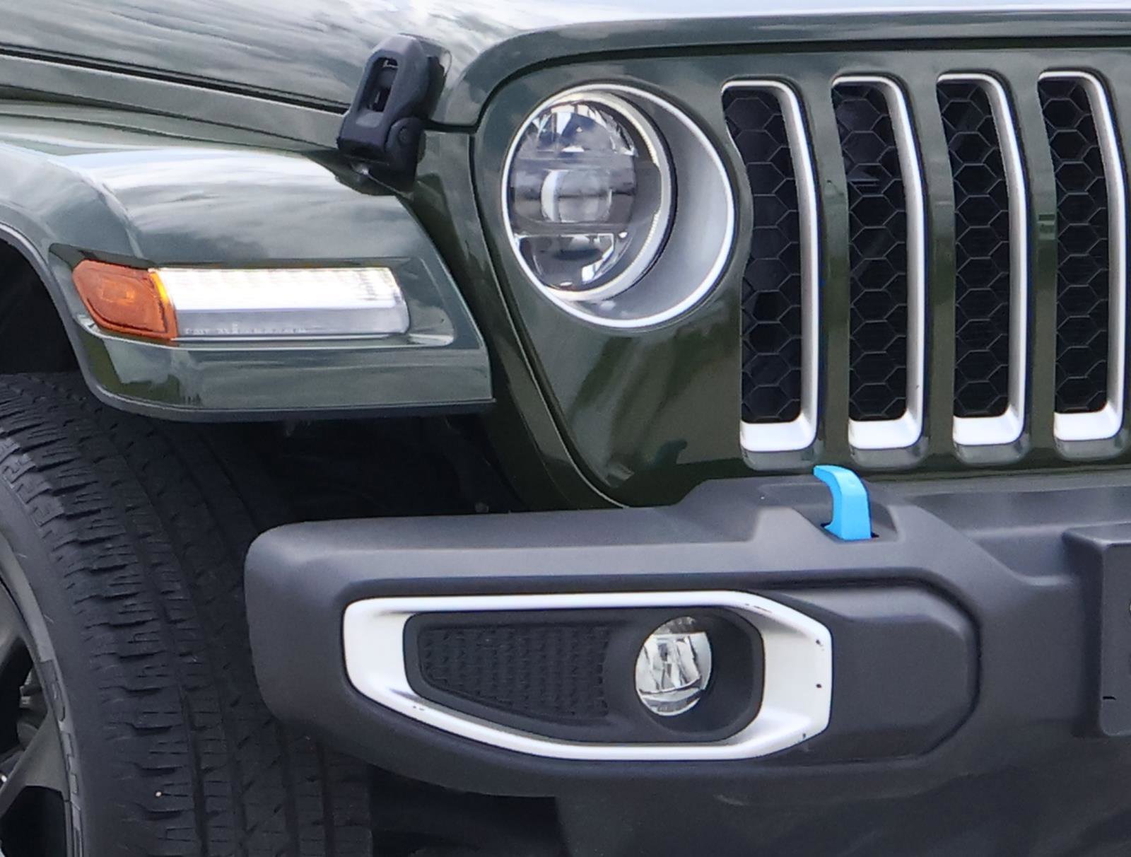 Used 2023 Jeep Wrangler Unlimited Sahara AWD/4WD image 7