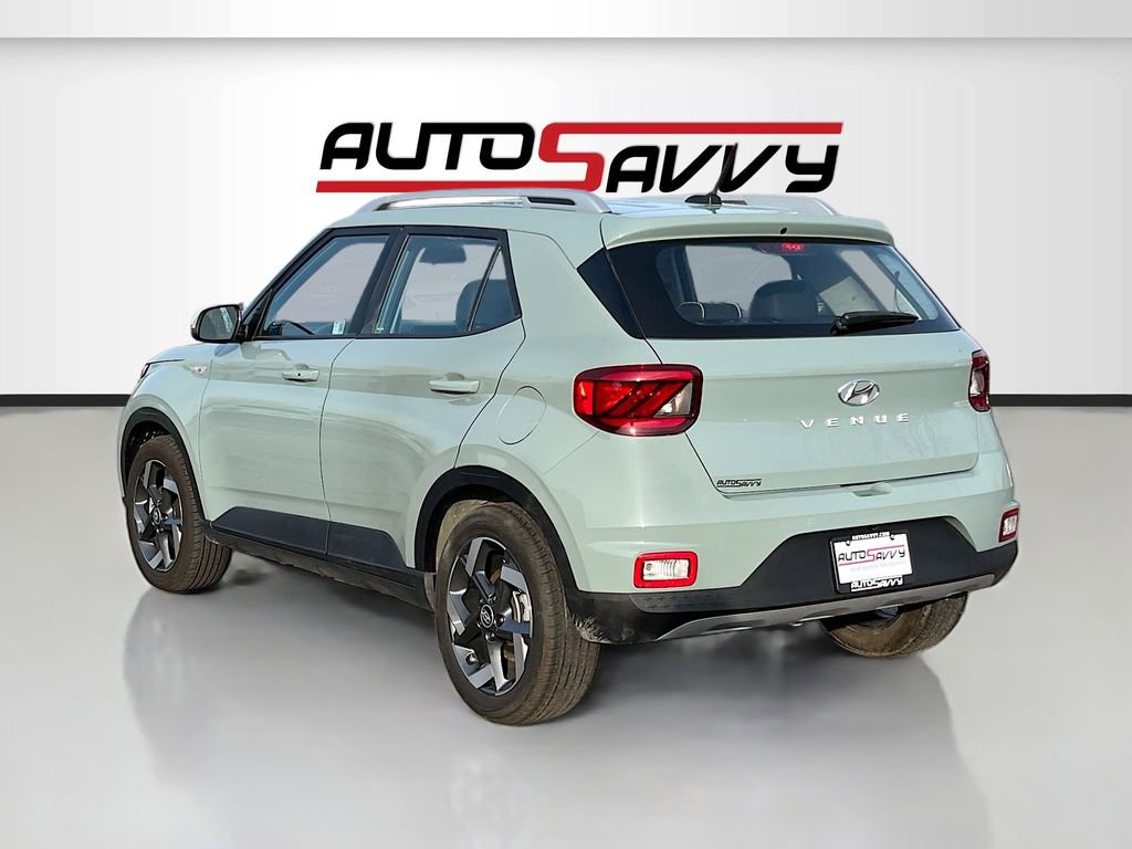 Used 2025 Hyundai Venue Limited image 5