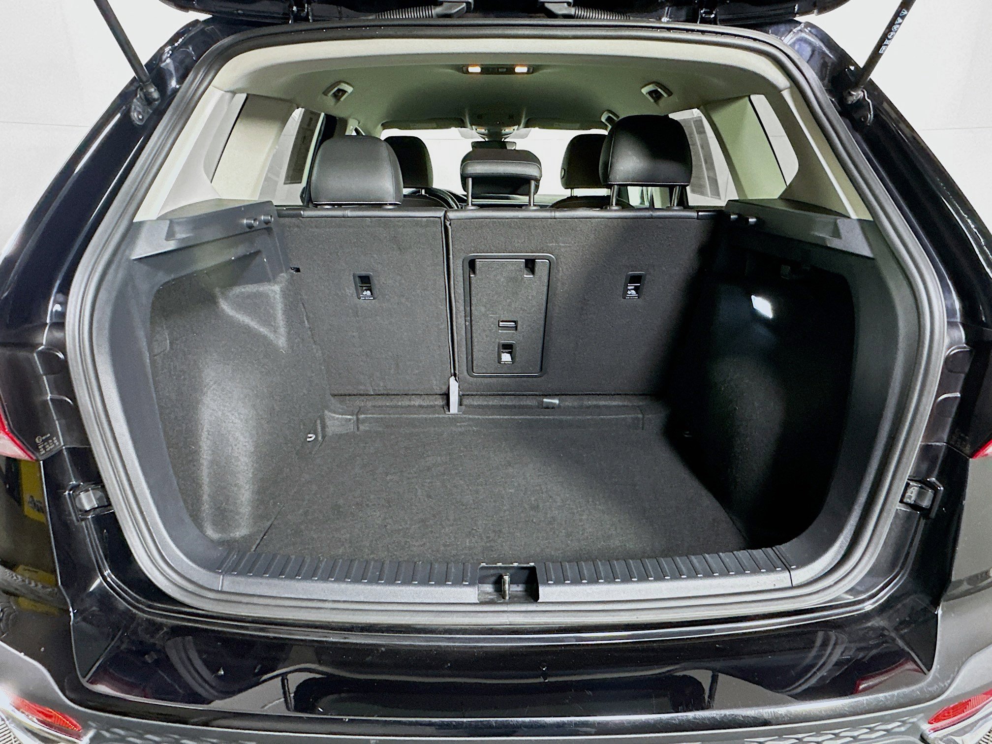 Used 2024 Volkswagen Taos SE image 28