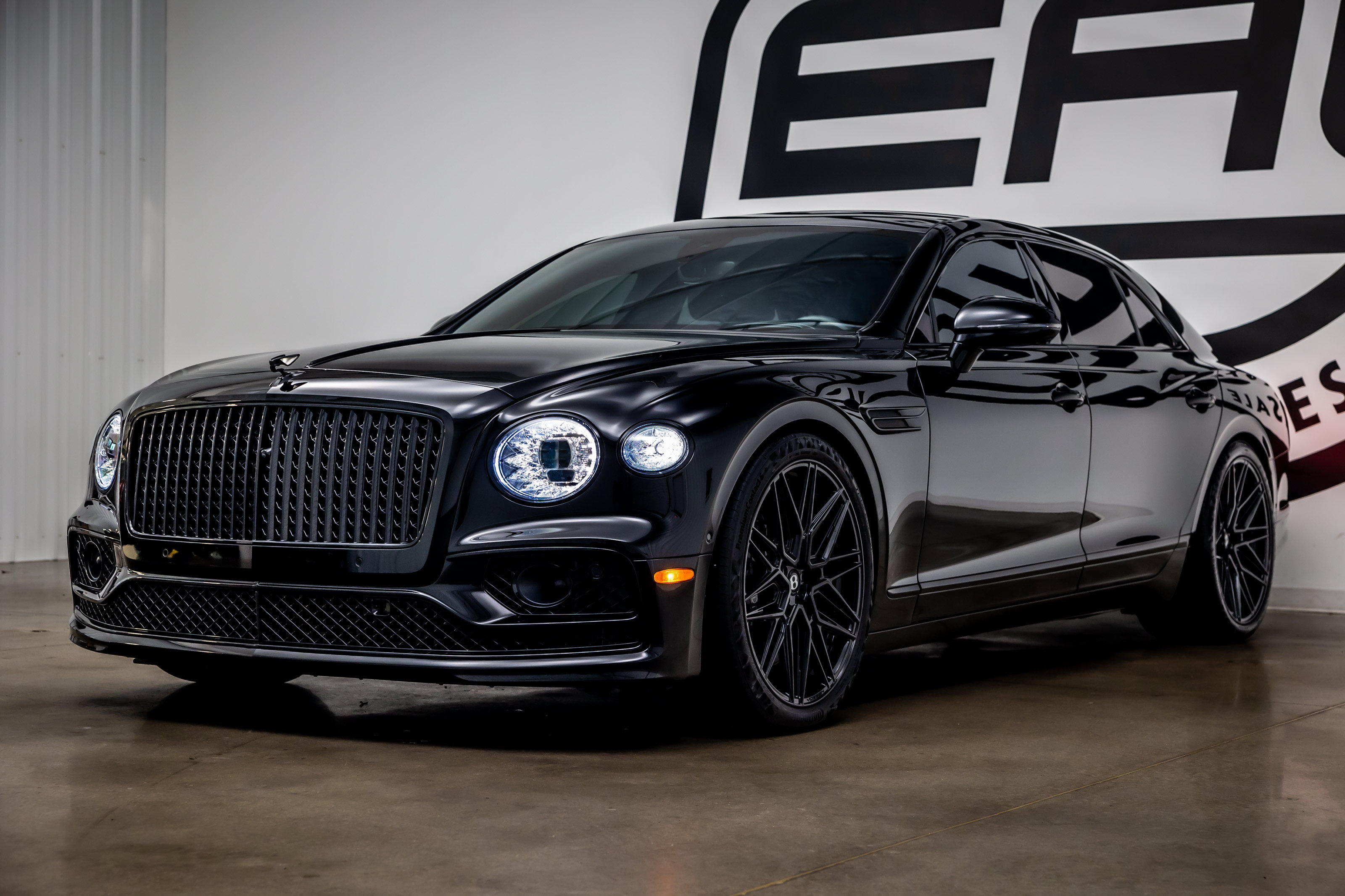 Used 2022 Bentley Flying Spur V8 AWD/4WD image 32