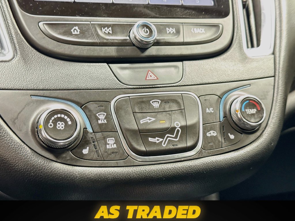 Used 2018 Chevrolet Malibu LT w/ Leather Package FWD image 17