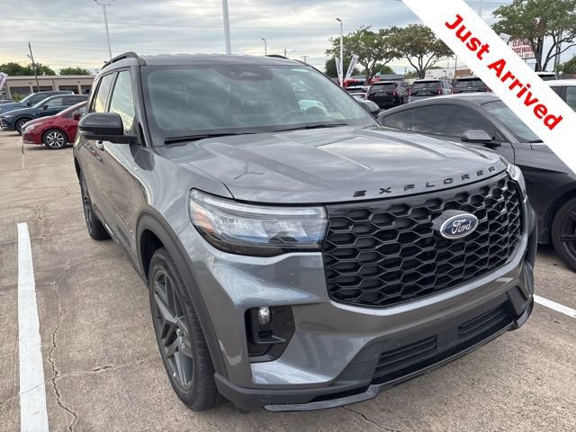 Used 2025 Ford Explorer ST-Line w/ ST-Line Street Pack image 12