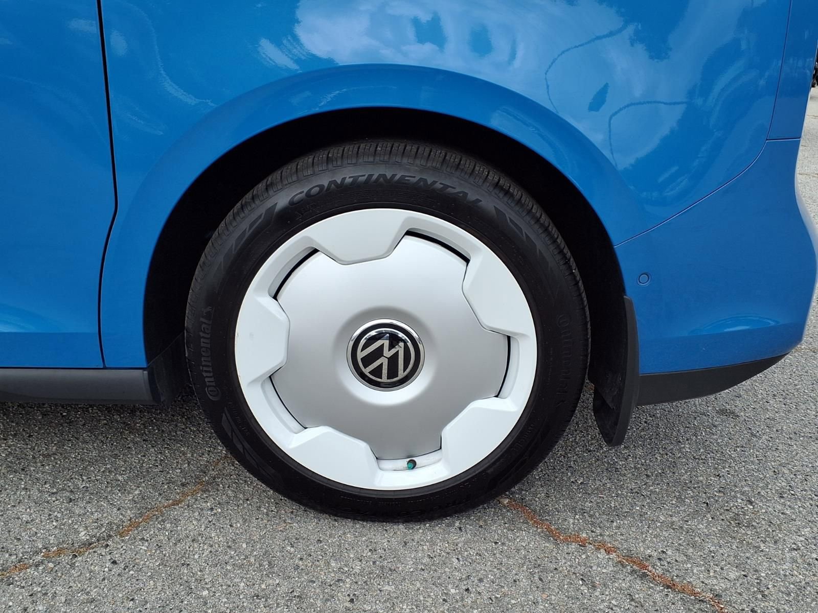 Certified 2025 Volkswagen ID. Buzz 1st Edition RWD image 5