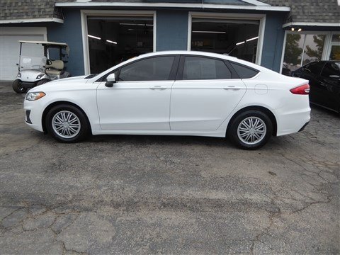 Used 2019 Ford Fusion S image 2