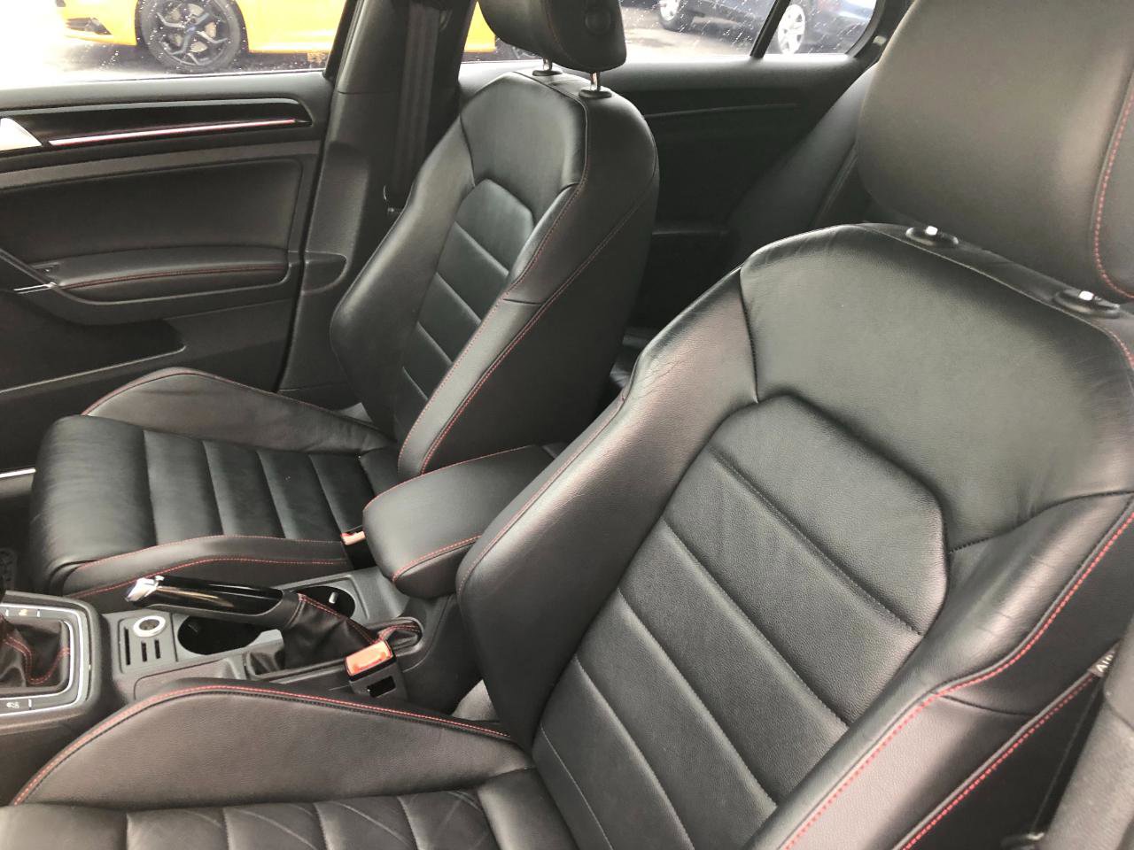 Used 2015 Volkswagen GTI SE FWD image 16