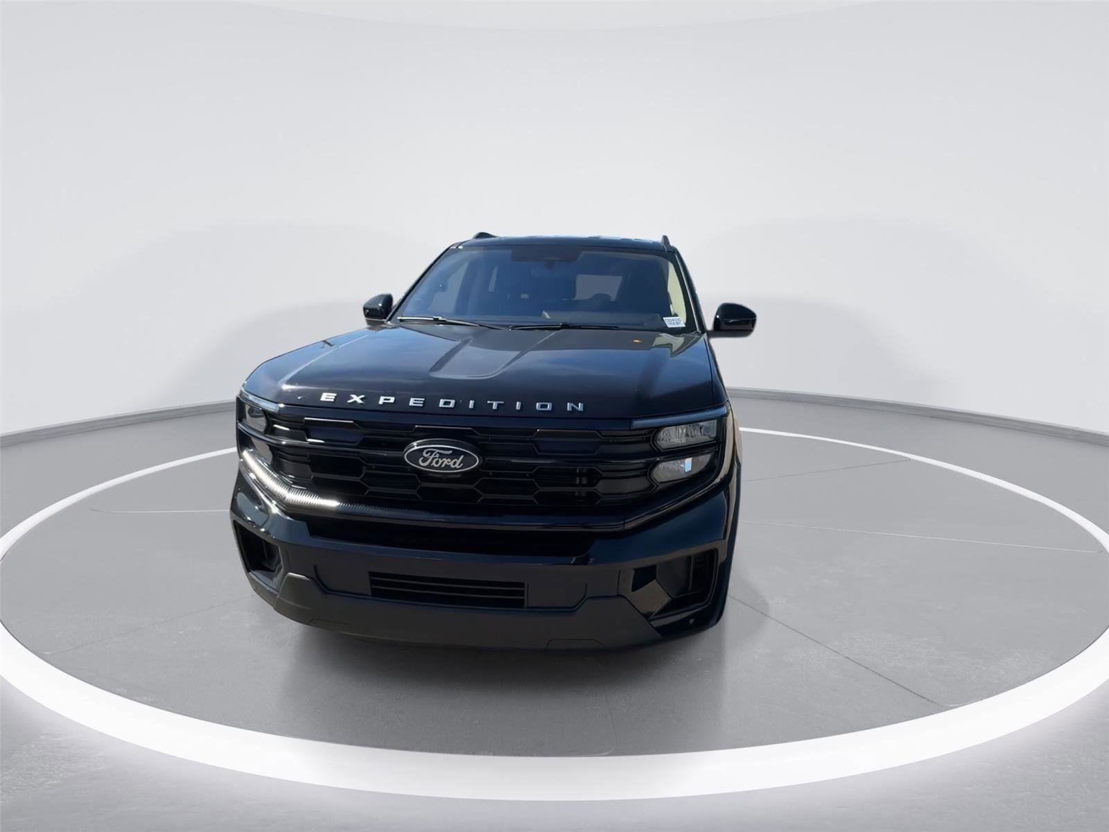 Certified 2025 Ford Expedition Active image 3