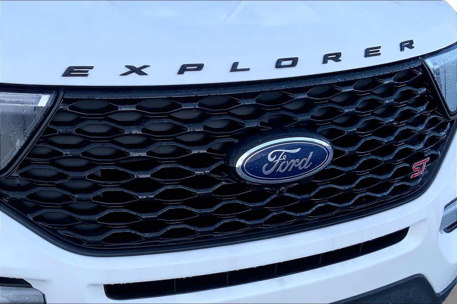 Used 2022 Ford Explorer ST w/ Equipment Group 401A AWD/4WD image 29
