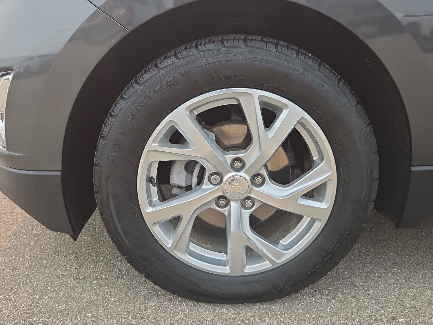 Used 2018 Chevrolet Equinox Premier FWD image 11
