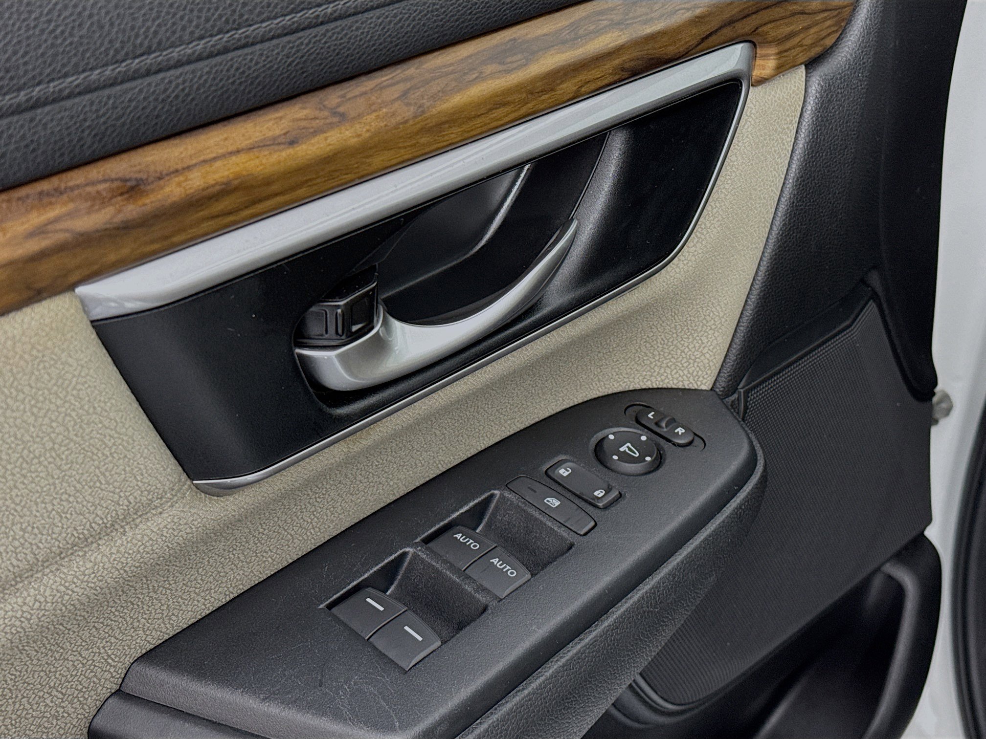 Certified 2018 Honda CR-V EX image 17