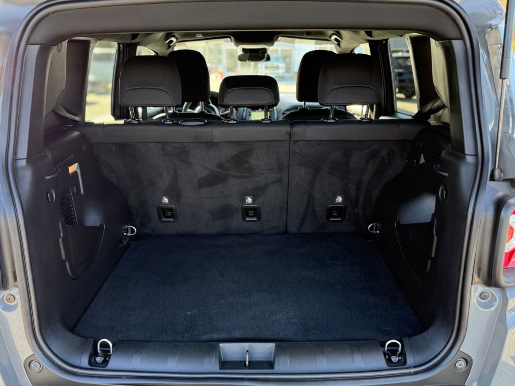 Used 2022 Jeep Renegade Altitude image 4