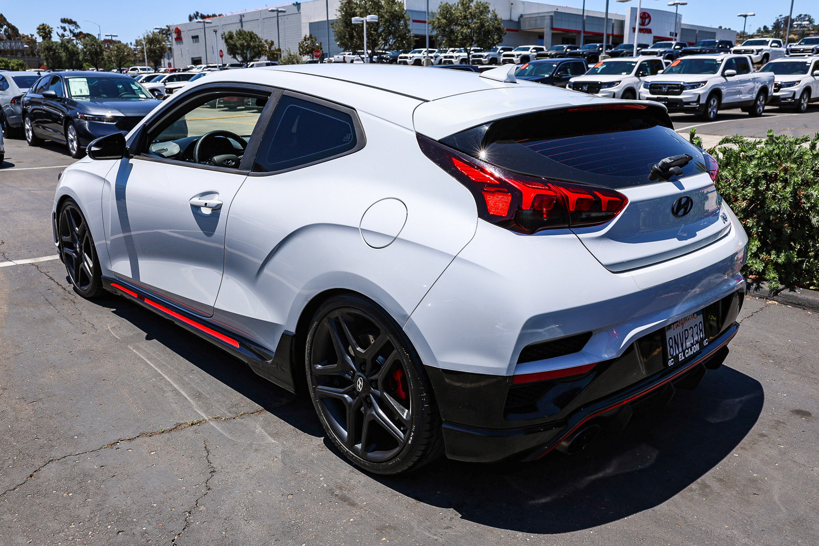 Used 2020 Hyundai Veloster N w/ Performance Package FWD image 6