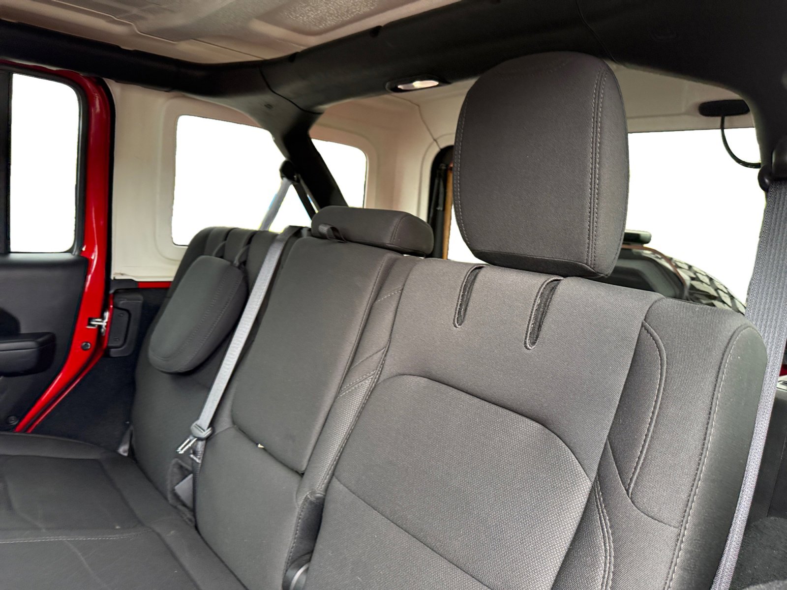 Used 2023 Jeep Wrangler Unlimited image 16