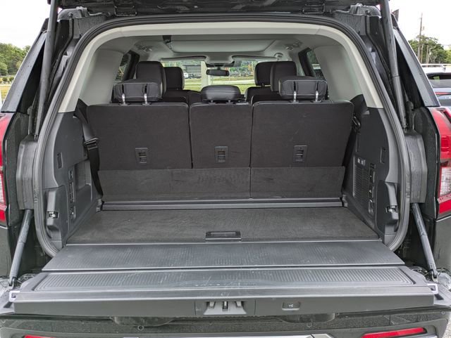 Certified 2025 Ford Expedition Platinum AWD/4WD image 13