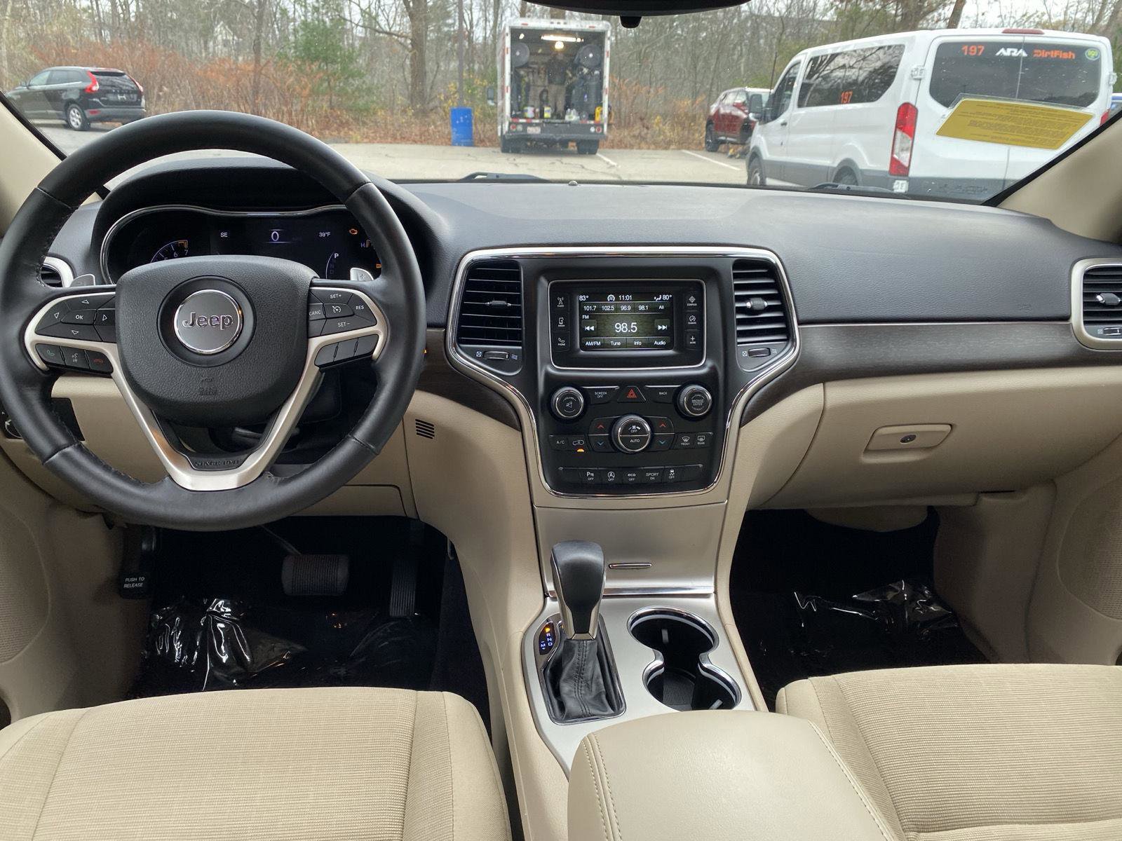 Used 2017 Jeep Grand Cherokee Laredo image 13