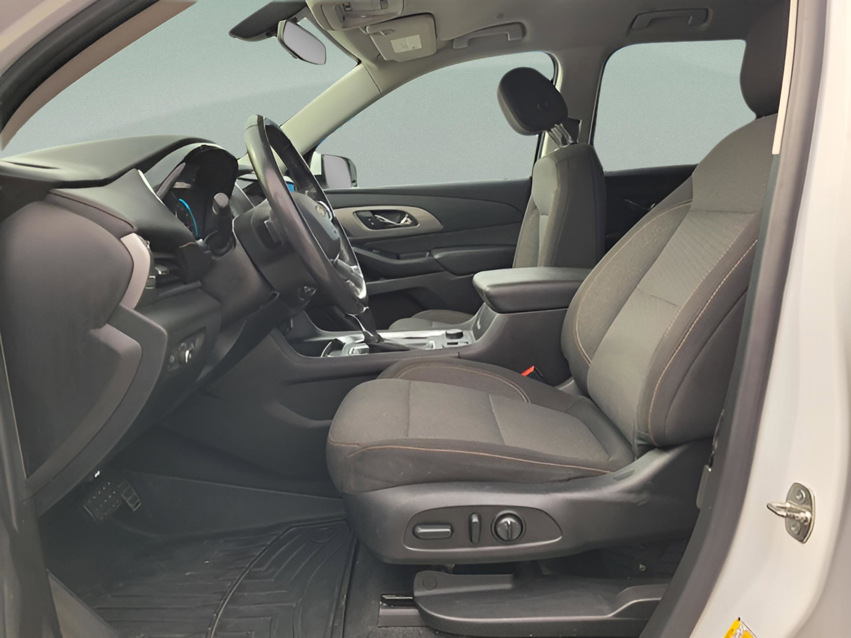 Used 2019 Chevrolet Traverse LT image 21