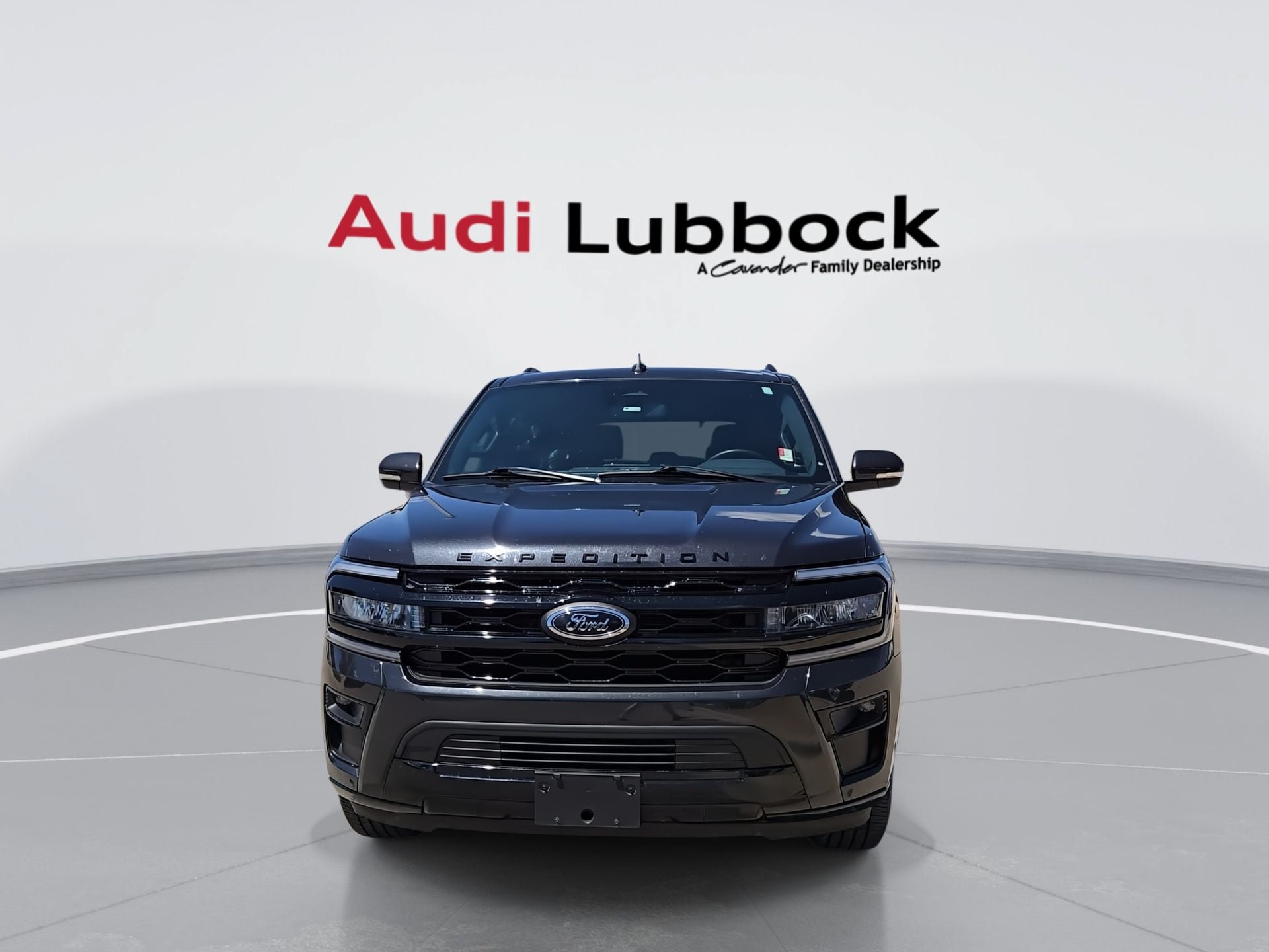 Used 2023 Ford Expedition Limited RWD image 3