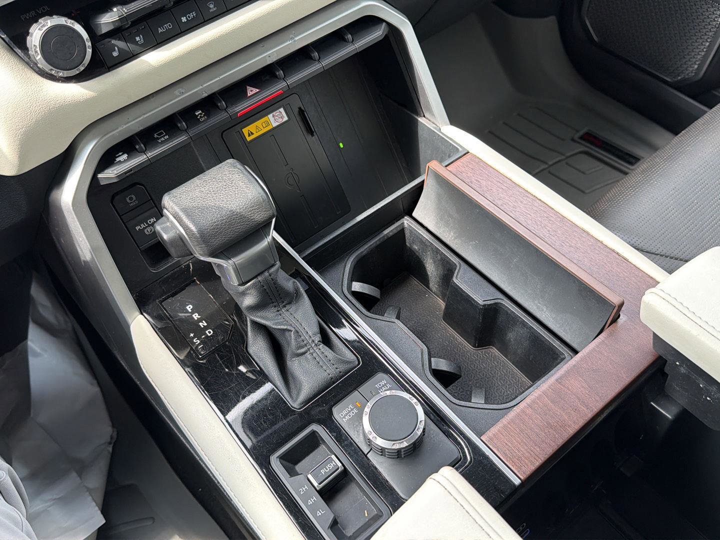 Used 2023 Toyota Sequoia Capstone AWD/4WD image 28