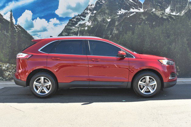 Used 2024 Ford Edge SEL w/ Convenience Package image 2