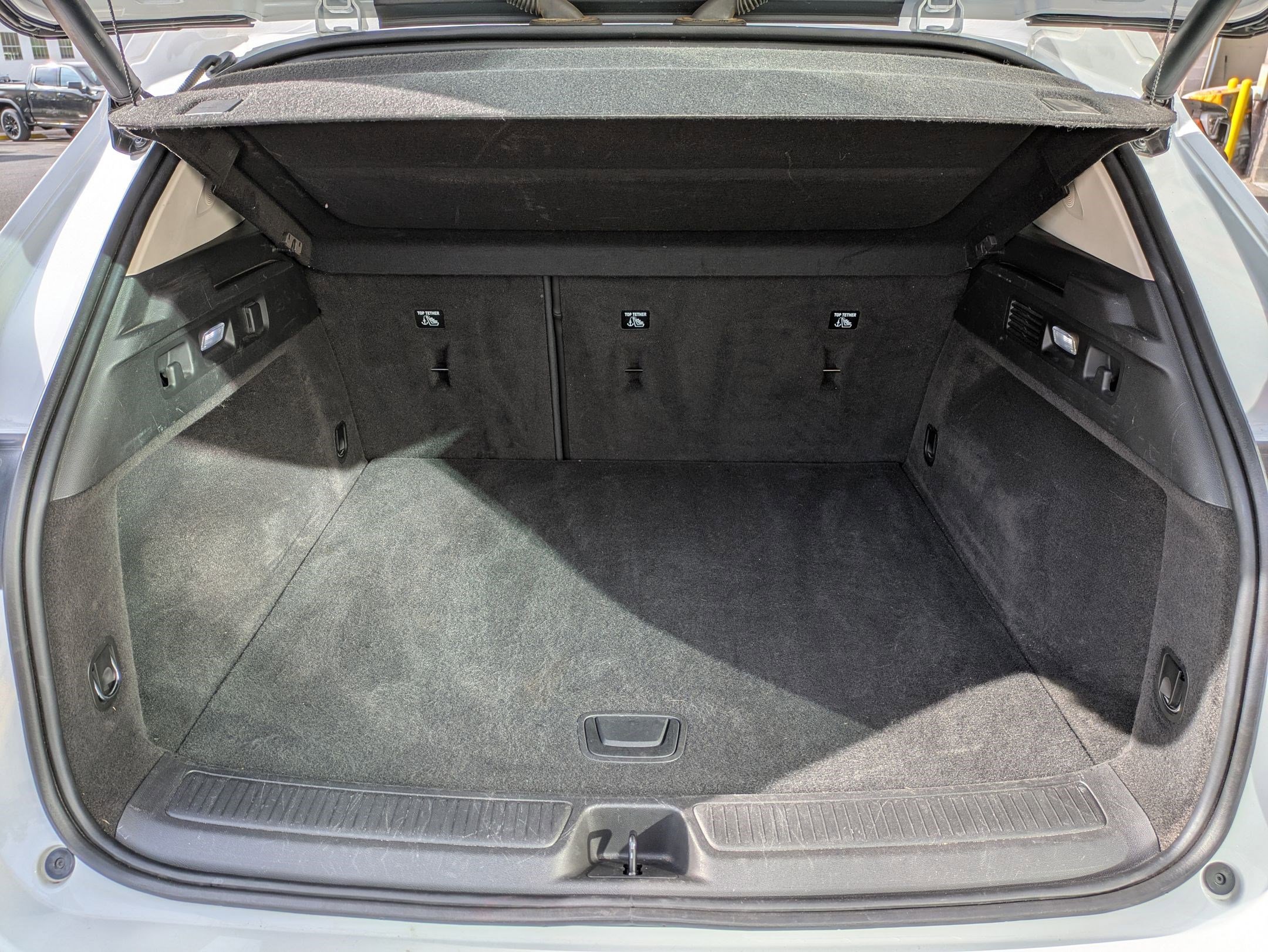 Used 2022 Buick Envision Essence w/ Sport Touring Package FWD image 31