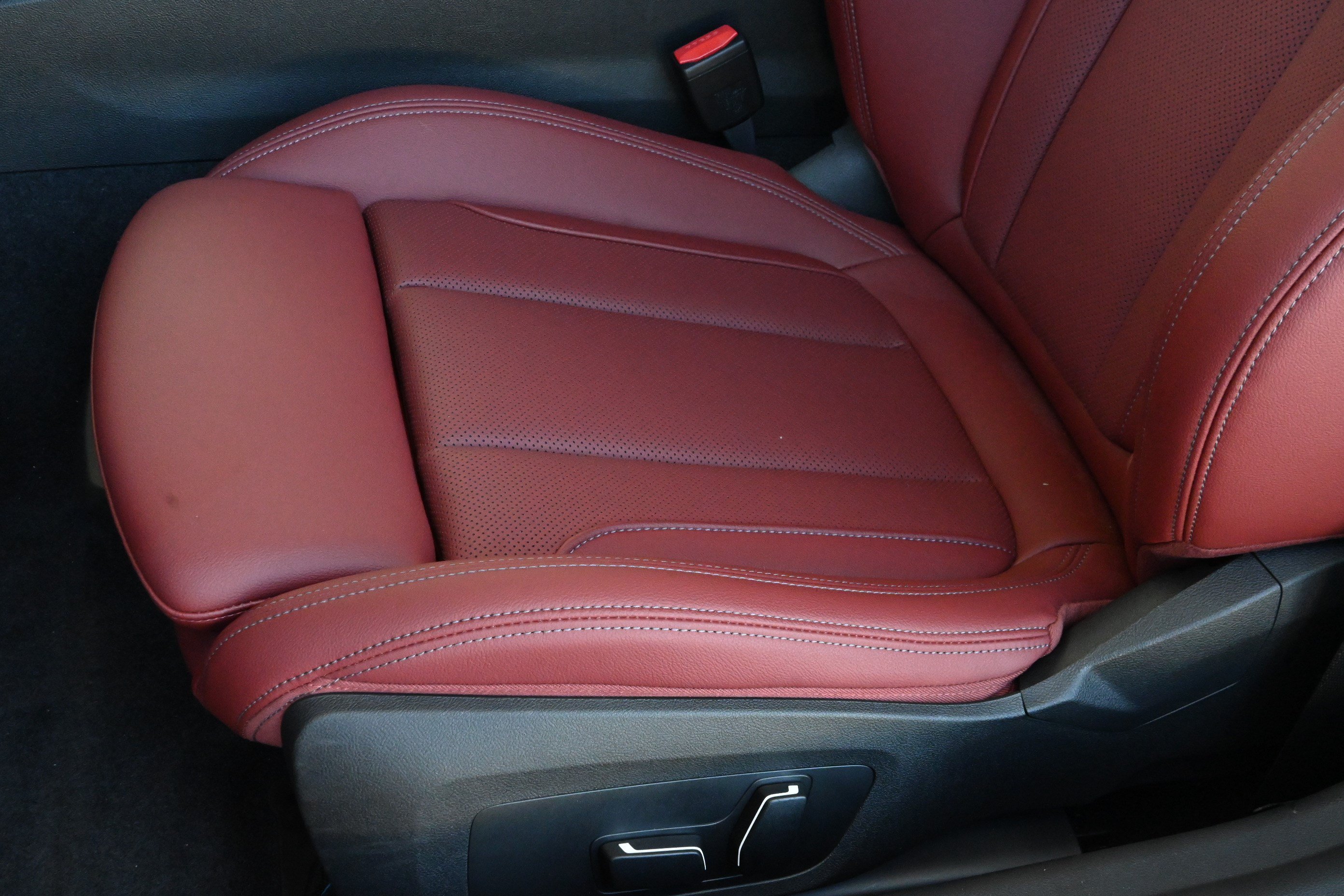 Used 2026 BMW M240i Coupe RWD image 28