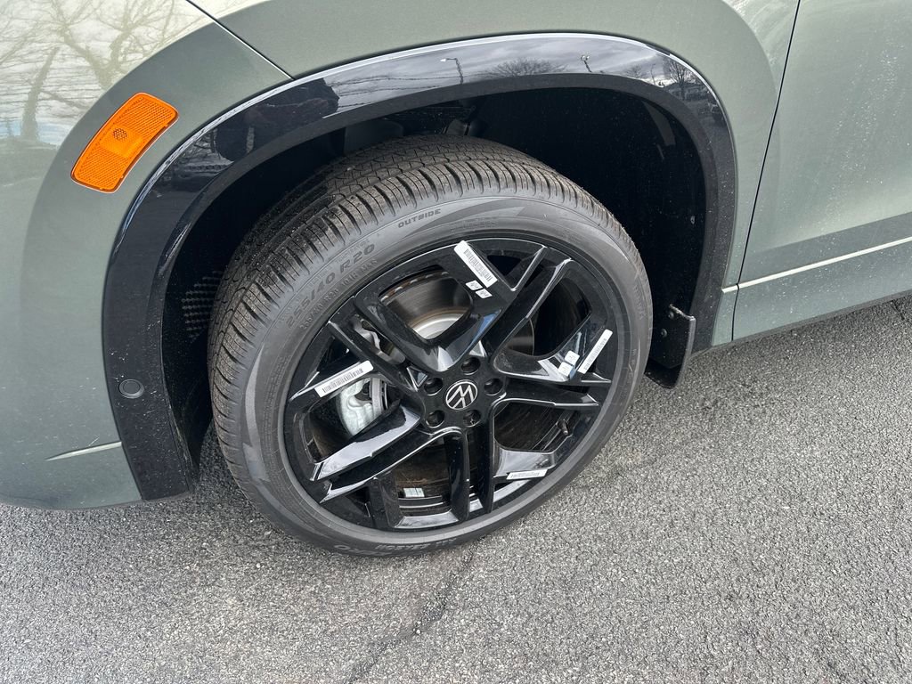 New 2026 Volkswagen Tiguan SE R-Line AWD/4WD image 2