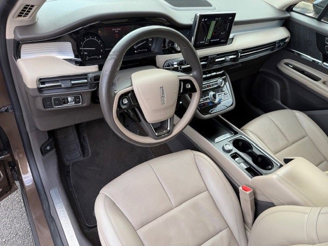 Used 2022 Lincoln Corsair AWD w/ Premium Package image 13