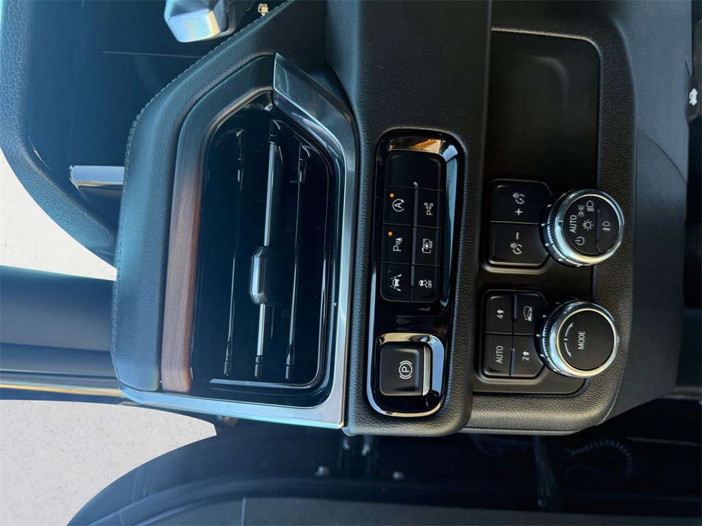 Used 2025 GMC Yukon Denali image 19