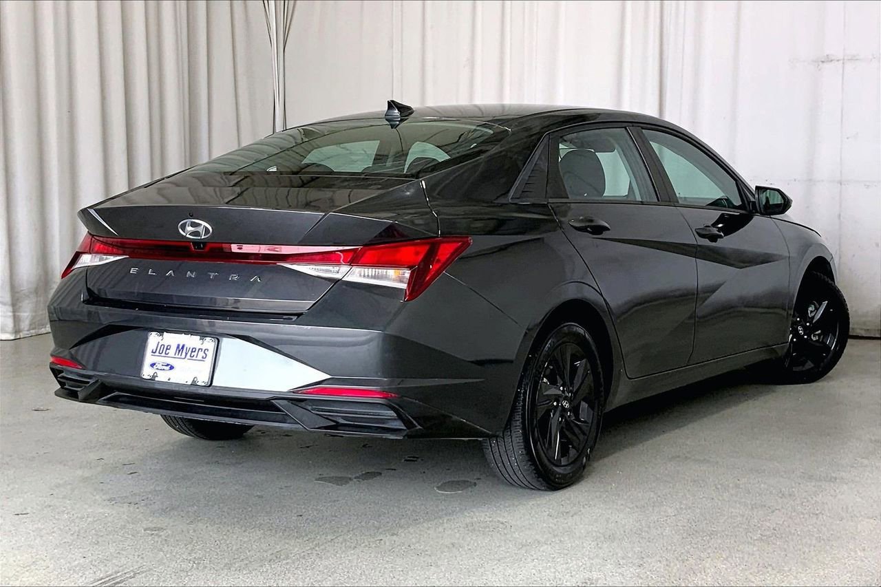 Used 2021 Hyundai Elantra SEL FWD image 12