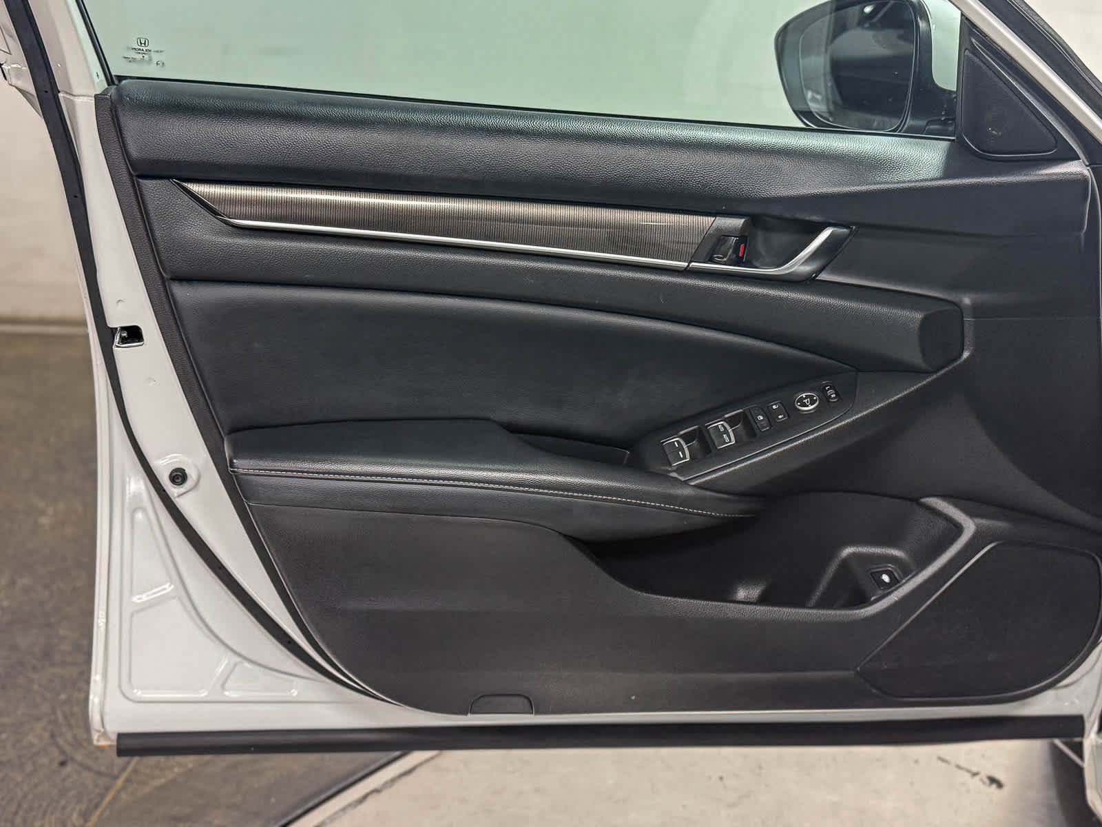 Used 2018 Honda Accord Sport image 22